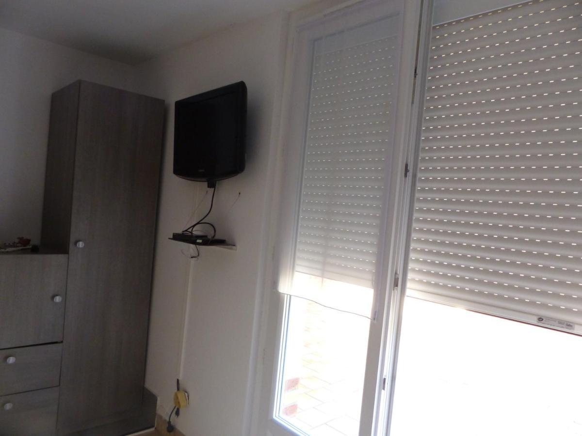 Lio Hotel Le Mans Bagian luar foto